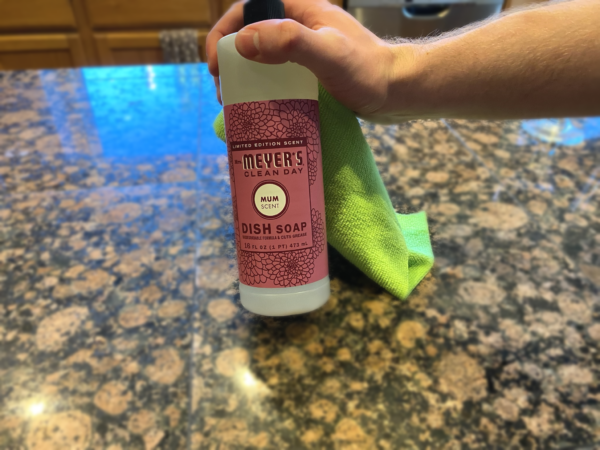 Dish soap Estrella House Cleaning